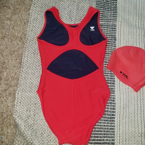 TYR TYReco Solid Maxfit Swimsuit with Cap Red - Picture 6 of 11